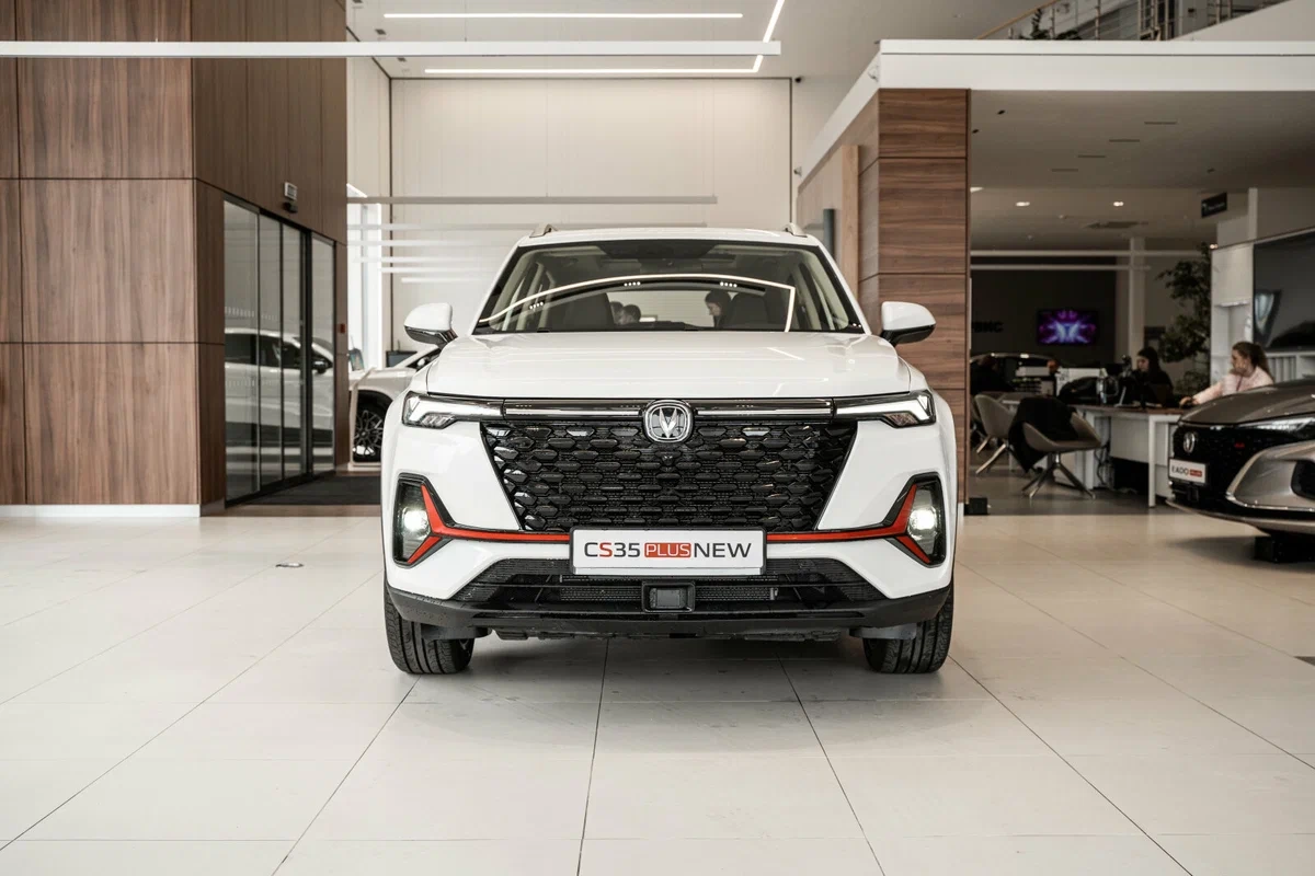 Changan CS35Plus - фото 1