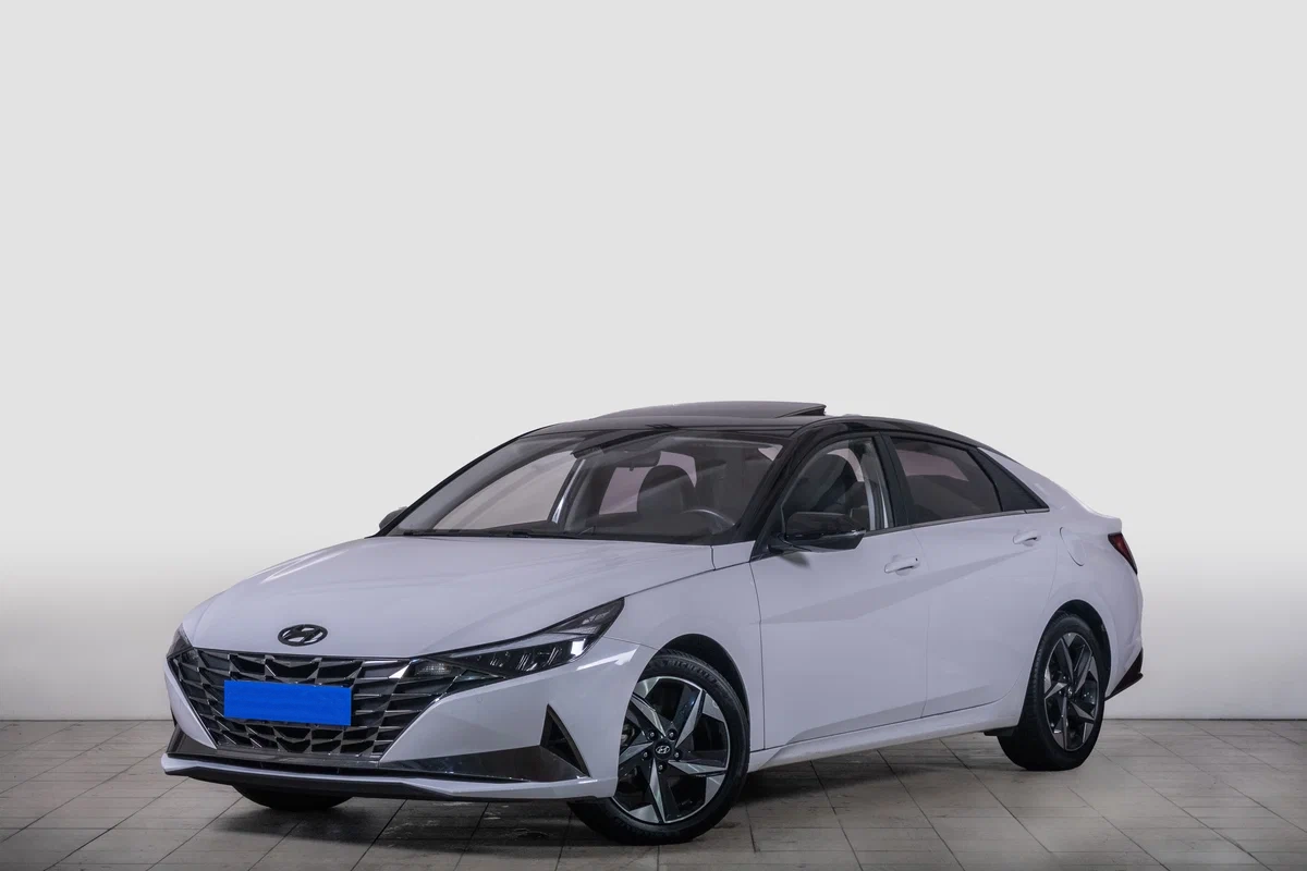 Hyundai Elantra - фото 1