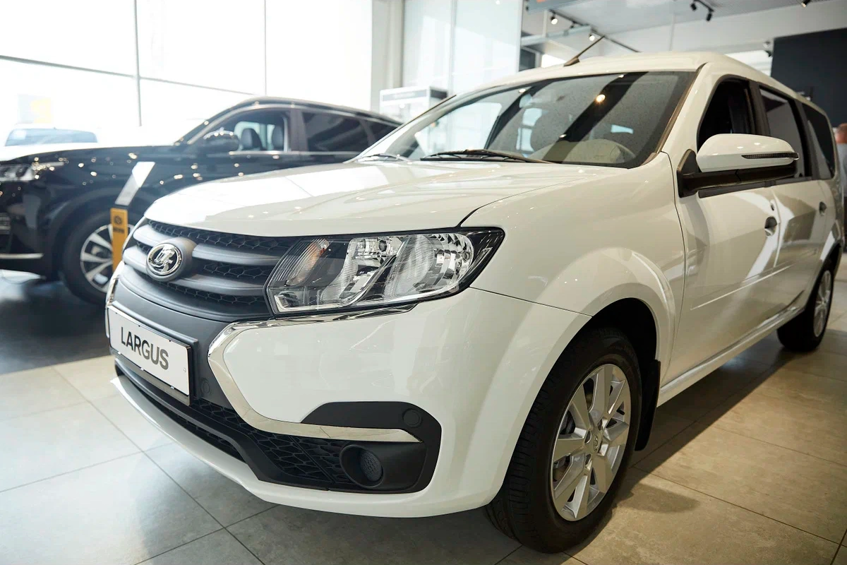 Lada Largus - фото 1